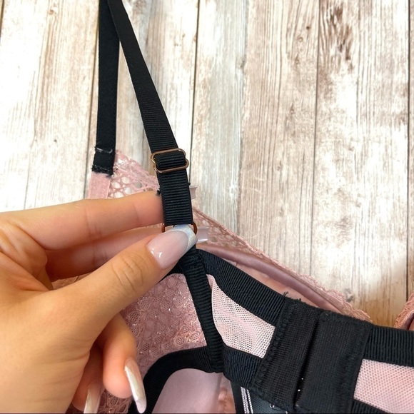 Victoria’s Secret Mesh Plunge Bra Size 36D Women - Picture 7 of 11